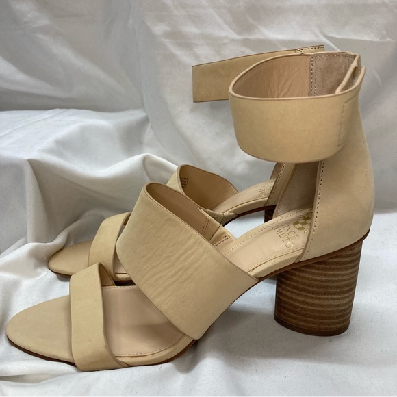 NEW Vince Camuto "Junette" Leather High Heel Sandals Shoes Size 9 1/2 Cream. - Picture 3 of 6